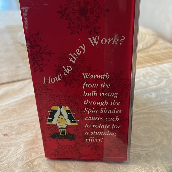 SPIN SHADES REVOLVING CHRISTMAS LAMP SHADES Santa Set Of 3 Shades NIB Flowers - Picture 4 of 6